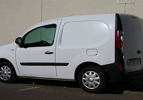 Renault Kangoo Court | Longueur 1.35m | Hauteur  1.10m | Largeur  1.22m entre passage de roues | 1.50m hors passage de roues